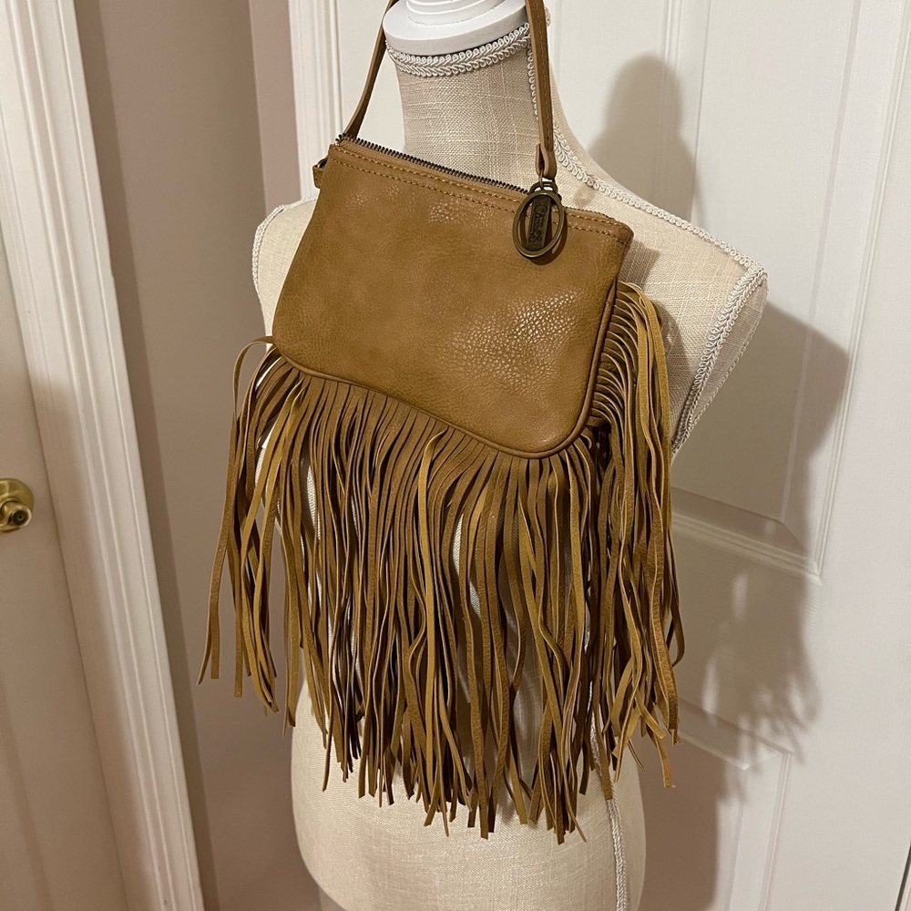 Carlos wristlet bag, tan with frindge